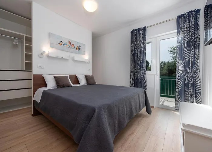 ヴィラ Golubica Sukošan